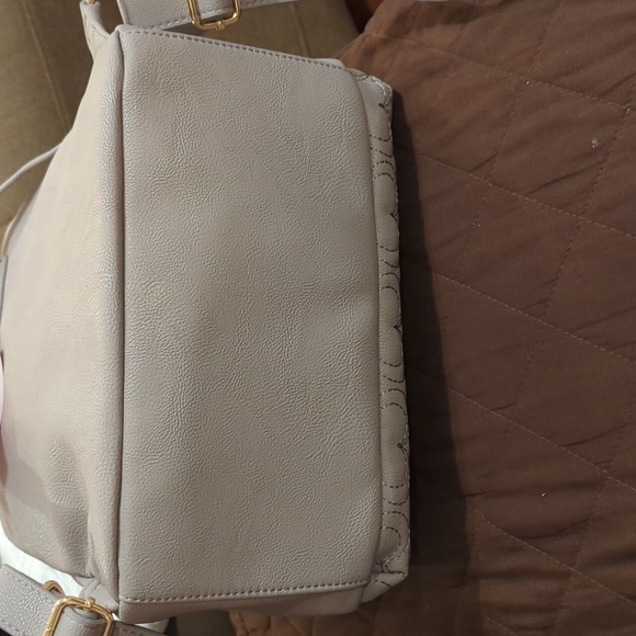 NWT Grey Betsey Johnson Heart Backpack With Removable Chain Pouch - Picture 8 of 8